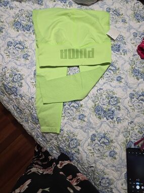 PUMA Neon Green Seamless Legging Set